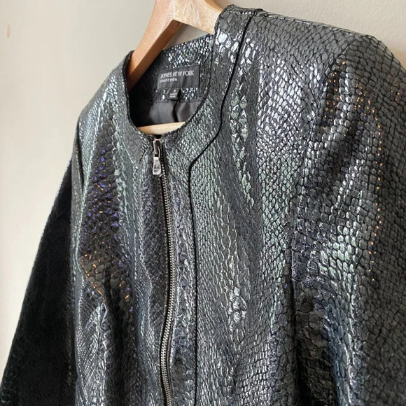 NWOT Jones New York Women's Size Small 100% Leather Glossy Full Zip Black Jacket - Picture 9 of 16